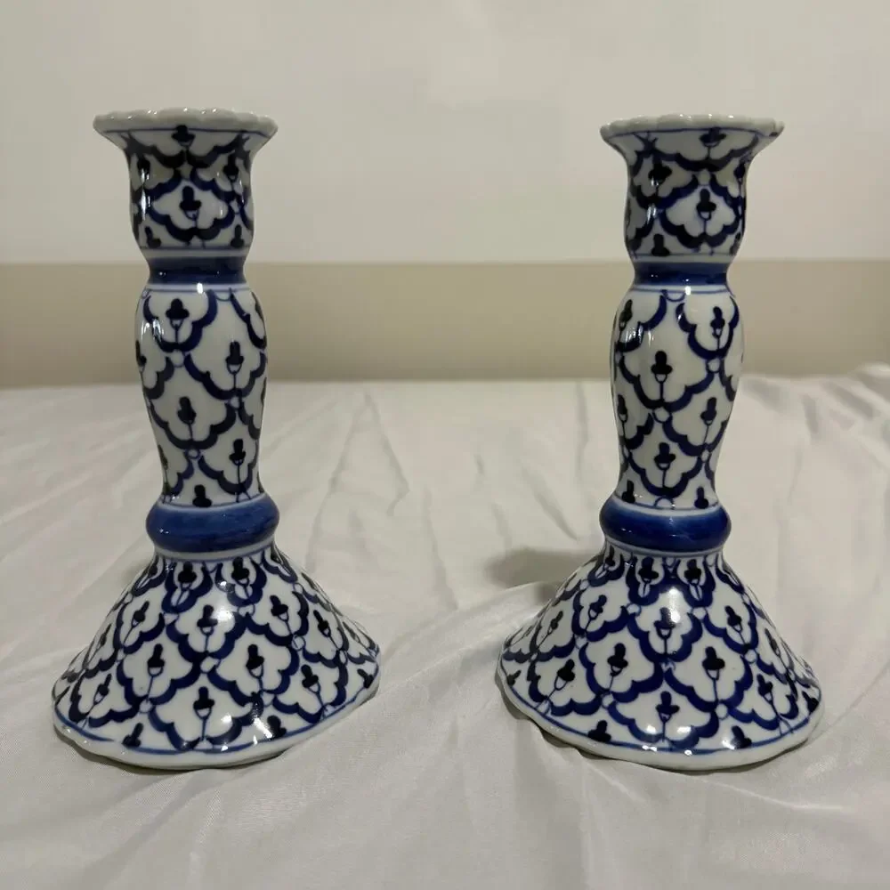 Unbranded matching pair